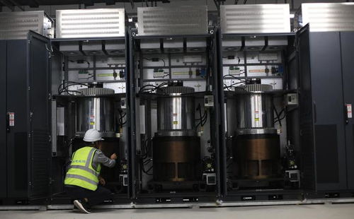 電磁彈射為何選用飛輪儲能？電網與蓄電池的局限性解析